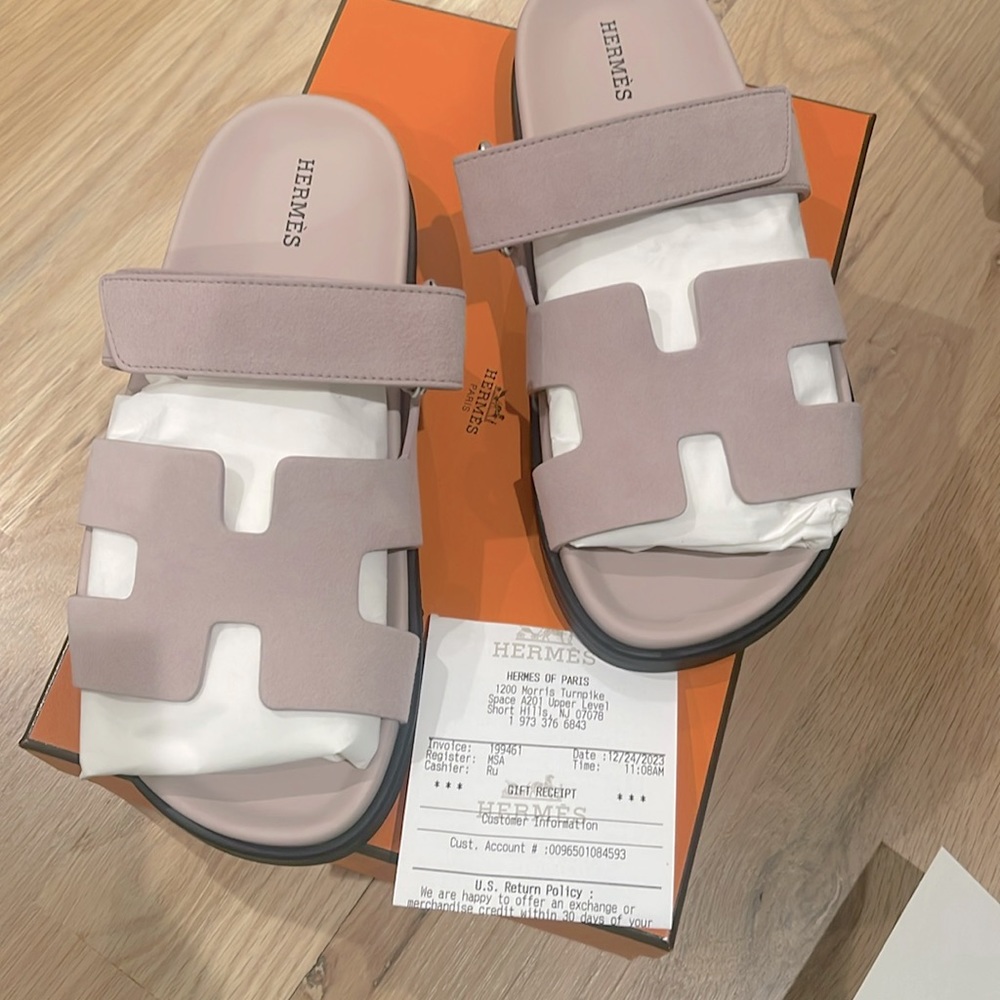 Authentic NWT size 38 lavender Chypre sandal